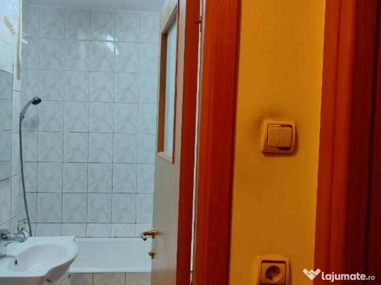 Vand apartament 2 camere Delfinului - 5
