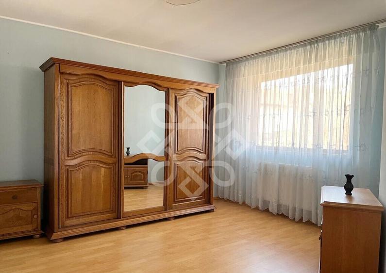 Vila pe Malul Crisului, strada Facliei Oradea - 9