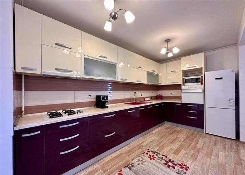 In spectacol structural, vedere deschisa, elegant mobilat si echipat, Tractorul, - 14