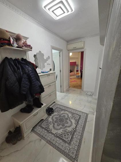 Apartament 3 camere, Etaj 3 8, bloc 1993, renovat complet - 3