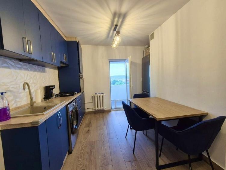 Apartament doua camere, decomandat, renovat recent. Central - 1