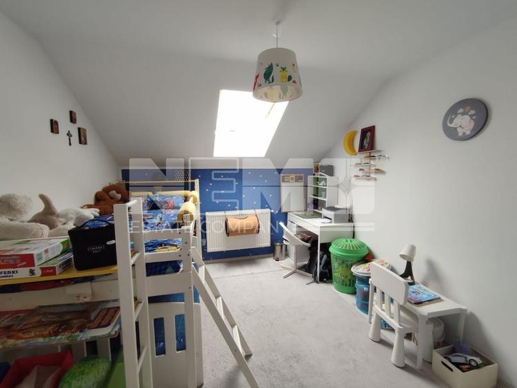 Apartament cu 3 camere decomandat, mobilat în Ipotești