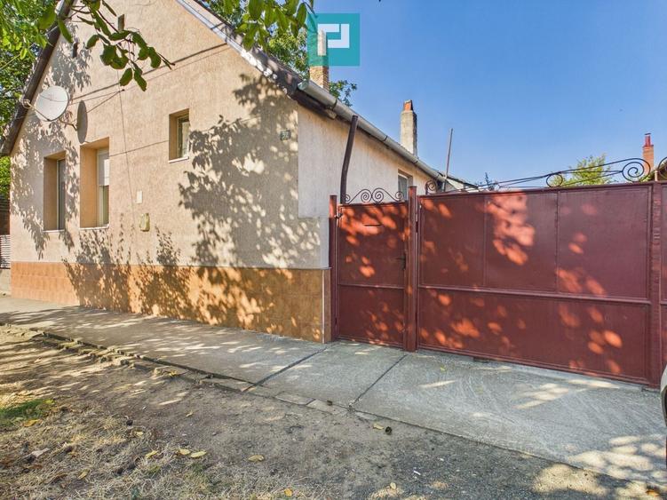 Casă individuală cu 4 camere cu Canalizare în Cărpiniș