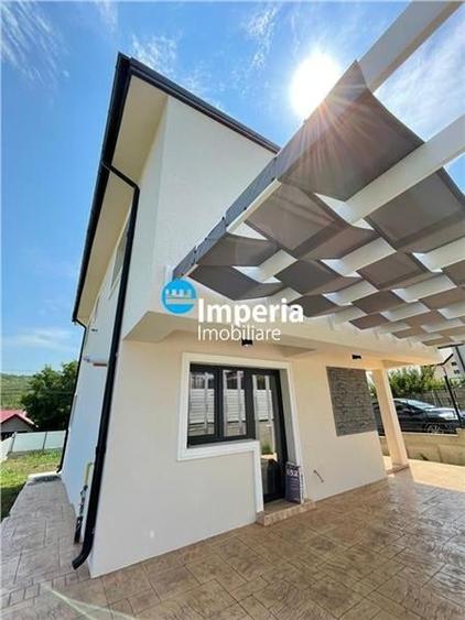 Casă individuală cu 4 camere cu Canalizare în Rediu
