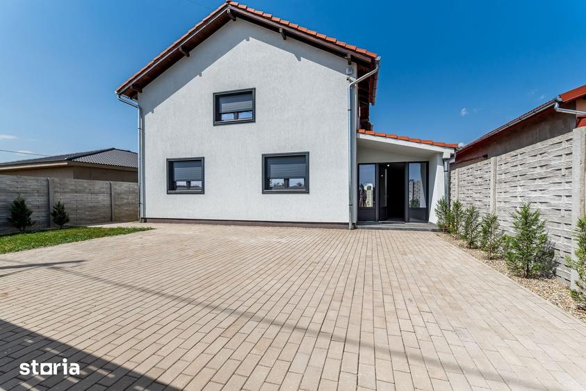 Casă cu 4 camere cu Teren 327 Mp în Dămienești