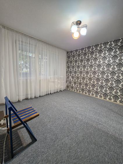 Apartament cu 3 camere decomandat în Drumul Taberei