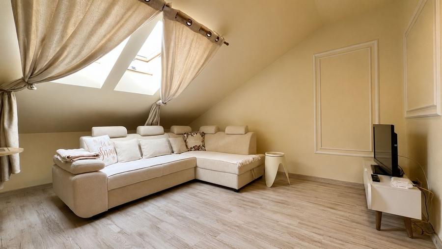 Apartament cu 2 camere semidecomandat, mobilat în Braytim