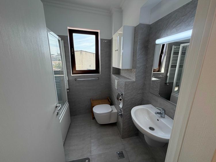 Apartament cu 3 camere decomandat, mobilat în Victoriei