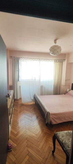 Apartament cu 4 camere decomandat în Turda