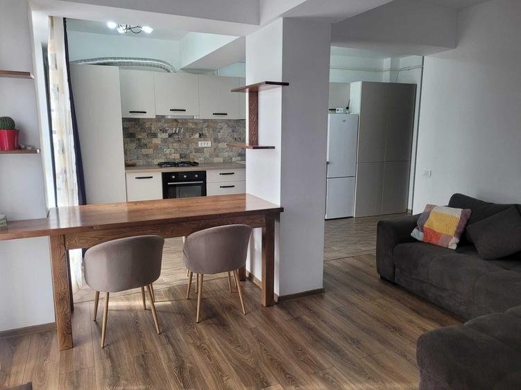 Apartament cu 2 camere decomandat în Ultracentral