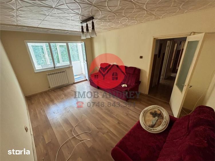 Apartament cu 3 camere decomandat în Vest