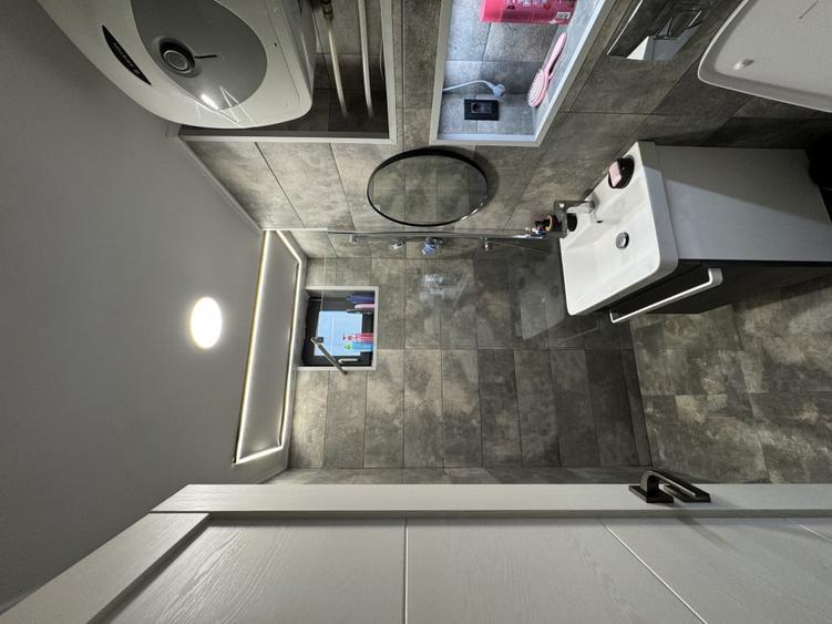 Apartament cu 2 camere semidecomandat în 1 Mai