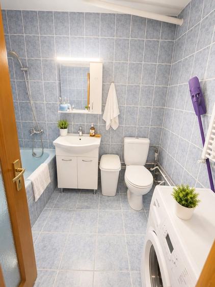 Apartament cu 2 camere decomandat în Trocadero
