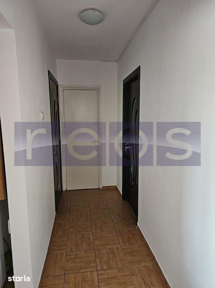 Apartament cu 3 camere semidecomandat în Titan