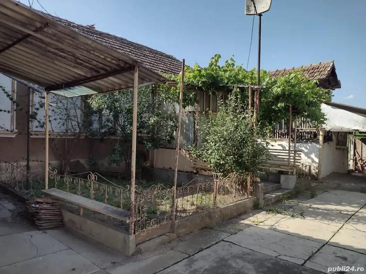 Casă cu 6 camere în Olari