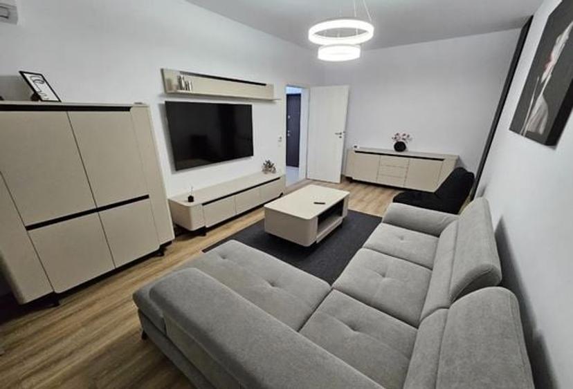 Apartament cu 2 camere decomandat, mobilat în Apărătorii Patriei — fotografia 2