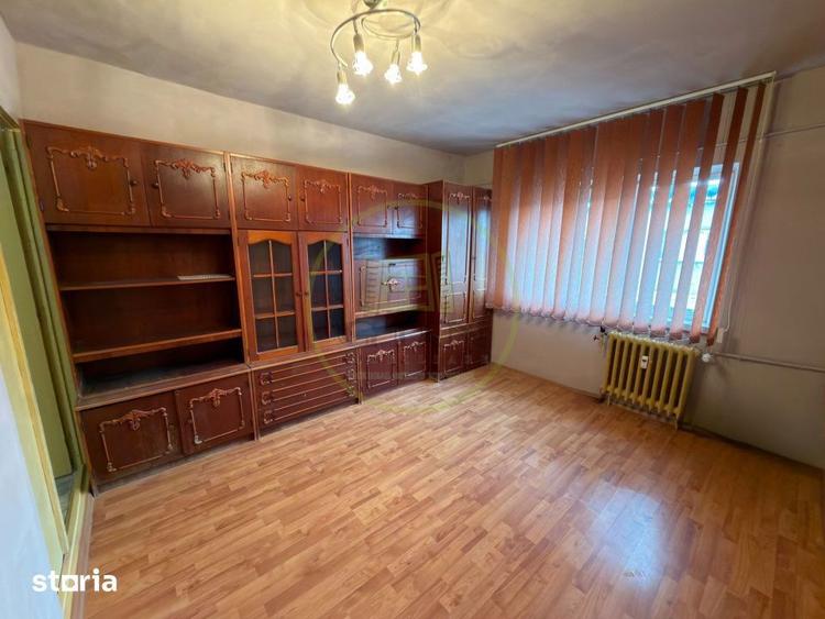 Garsonieră semidecomandată, mobilată în Sărari