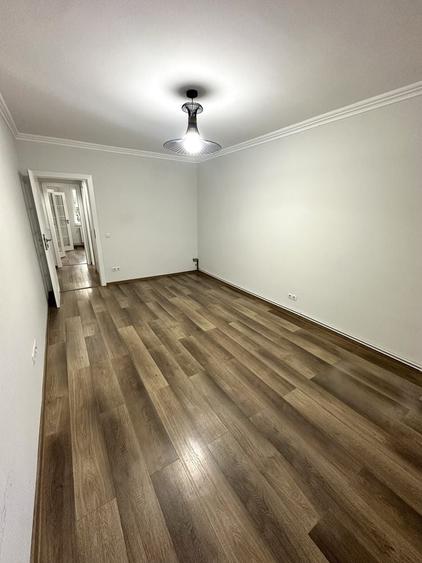 Apartament cu 3 camere semidecomandat în Ultracentral