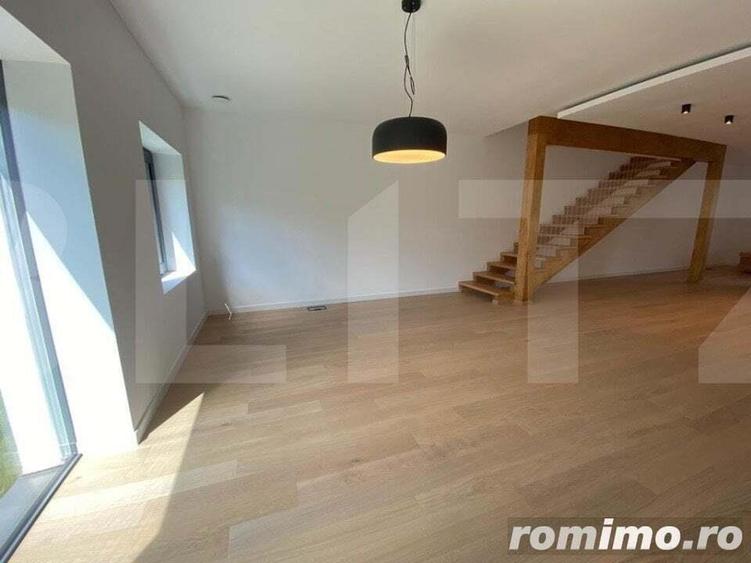 Casă cu 5 camere cu Teren 298 Mp în Borhanci