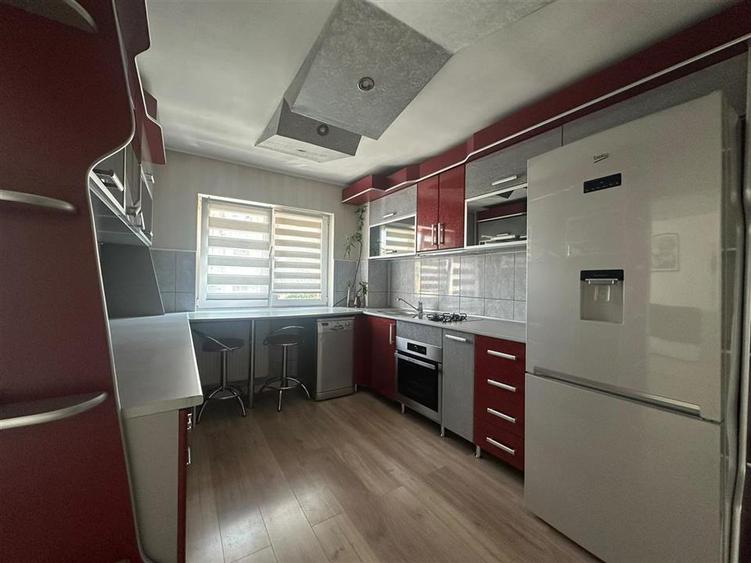 Apartament cu 3 camere semidecomandat în Iosia