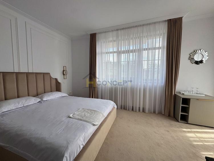 Casă individuală cu 14 camere cu Piscina în Predeal