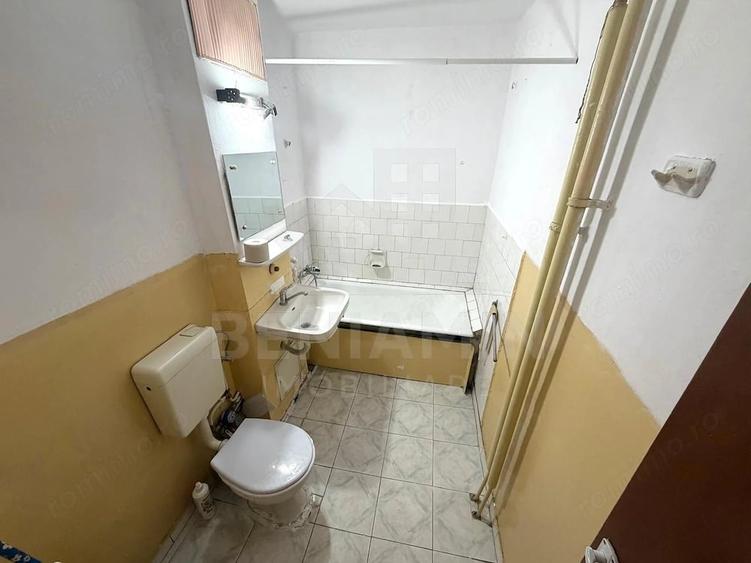 Garsonieră semidecomandată în Sărari