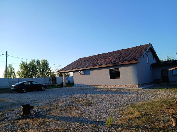 Casă cu 3 camere în Central