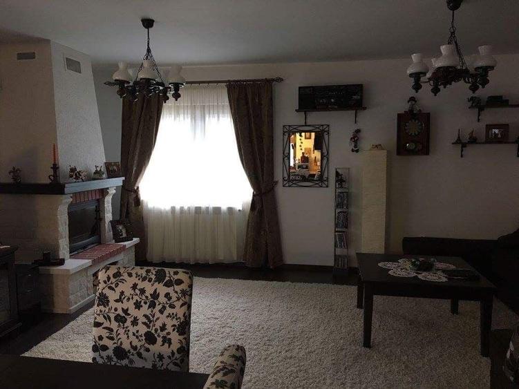 Casă cu 4 camere în Central