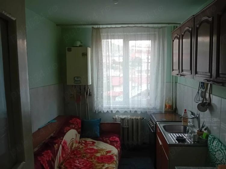 Apartament cu 2 camere decomandat în Precista