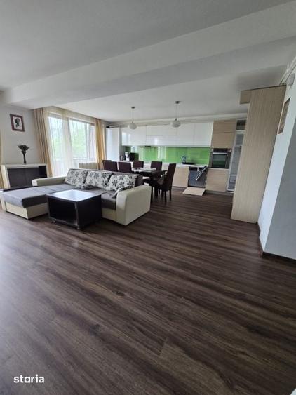 Apartament cu 4 camere în Progresul