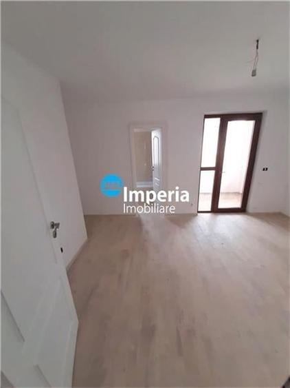 Duplex cu 5 camere cu Canalizare în Lunca Cetățuii