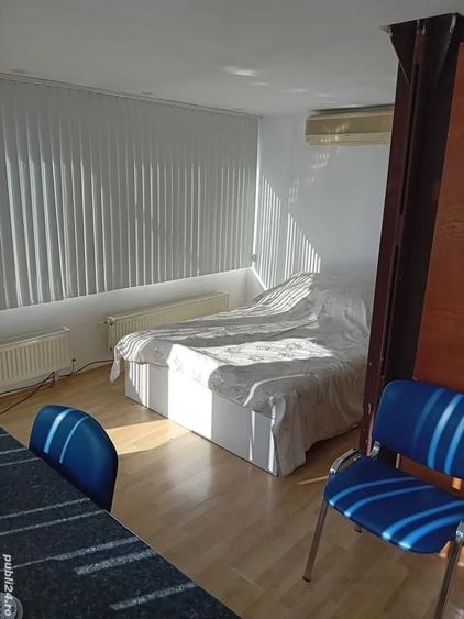 Apartament cu 4 camere decomandat în Port