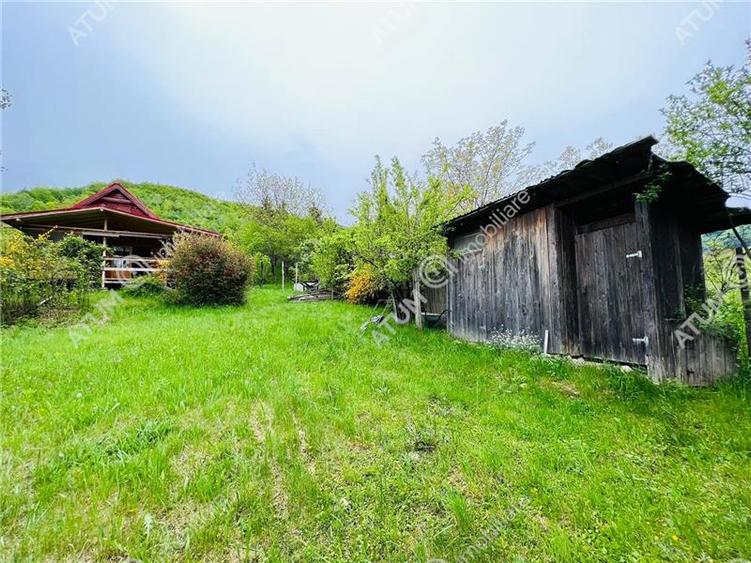 Casă individuală cu 2 camere cu Teren 1226 Mp în Fântânele