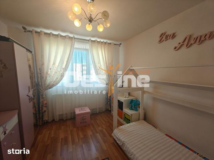 Apartament cu 3 camere decomandat, mobilat în Central