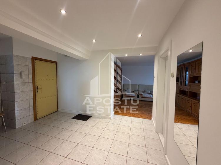 Apartament cu 3 camere decomandat în Dacia