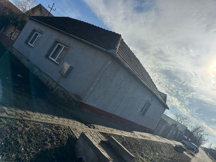 Vand casa in Sofronea la 7 km de Arad la pret de garsoniera! - 2