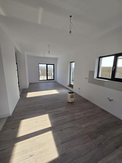 Vila cu 3 dormitoare, living, dresing si 2 bai - 9