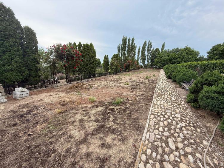 Casa tip vila, 9 camere, teren 3400 mp Garoafa, aproape de Focsani - 5