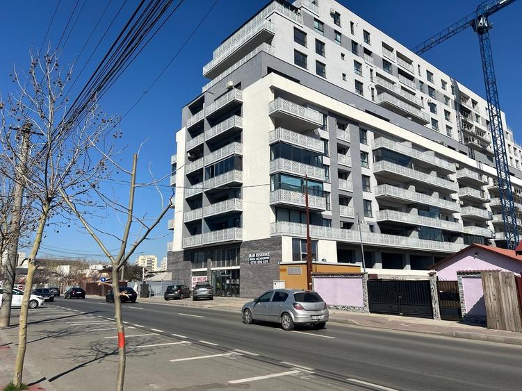 Titan -Auchan - unicat, teren 1750 mp, pe colt, dubla deschidere - 2