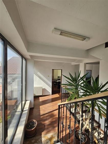 SPATIU DE INCHIRIAT IN ONESTI LANGA GARA, ZONA DE JOS - 1