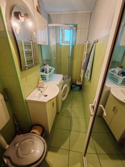 Vând apartament 3 camere semidecomandat 55mp izolat gaze et3 str.Aleea Farului h - 6