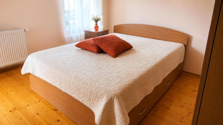 Apartament cu 3 camere decomandat, mobilat în Braytim