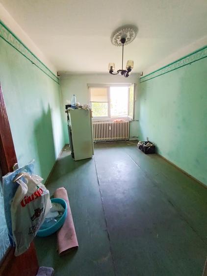 2 semidecomandate, zona Pompieri - 1