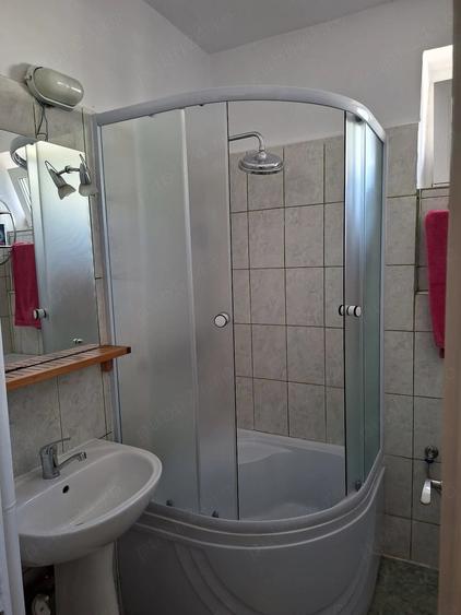 Apartament cu 3 camere semidecomandat în Mihai Bravu