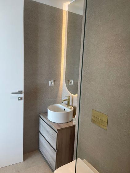 Apartament cu 2 camere decomandat, mobilat în Central