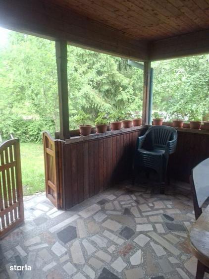 CASA/CABANA DE VANZARE IN ZONA LINISTITA DE MUNTE - 1