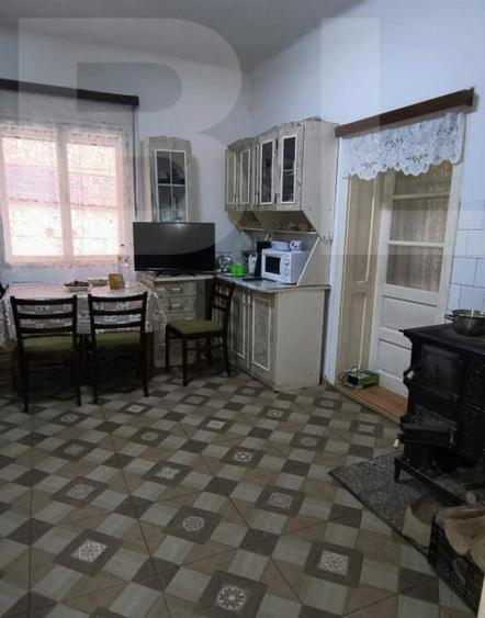 Vand casa la Nadrag zona linistita foarte aproape de centru - 7