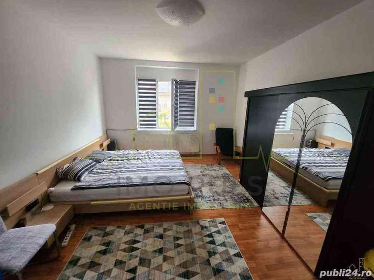 Vand casa 2 camere cu gradina, curte comuna, zona Fratelia - 2