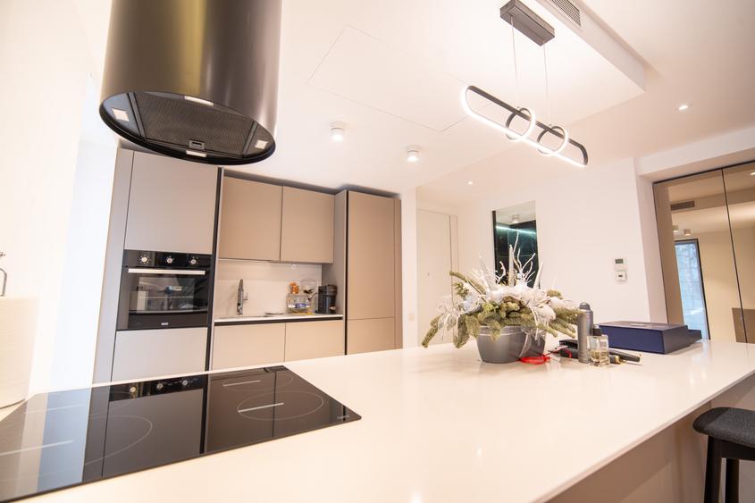 APARTAMENT MOBILAT 4 CAMERE - PIATA CHARLES DE GAULLE - COMISION 0% - 17