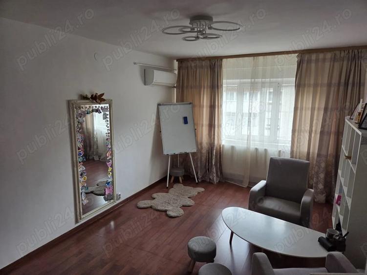 Apartament cu 3 camere decomandat în Lotus